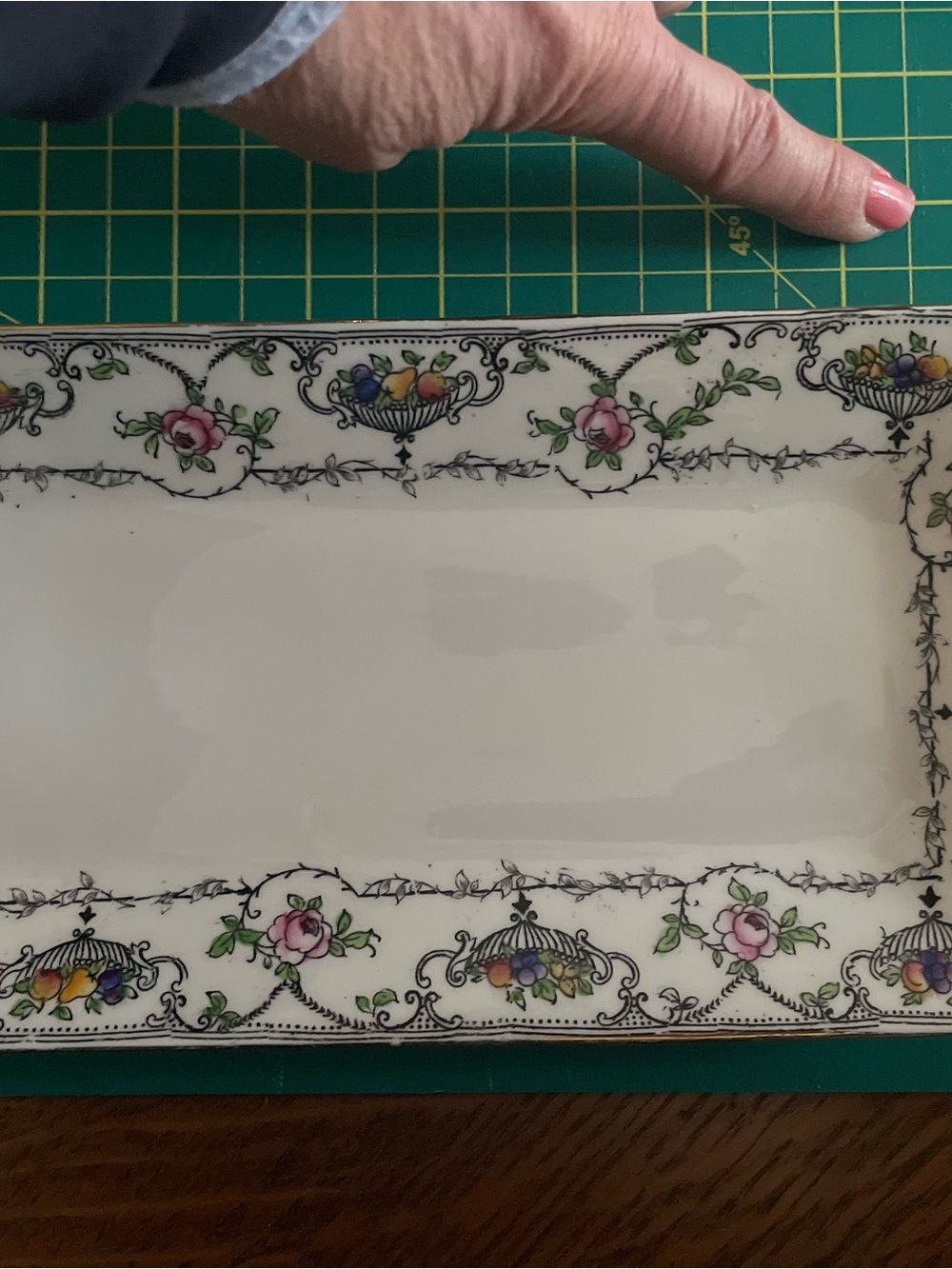 Vintage—Small Serving Platter - Picture 7 of 8